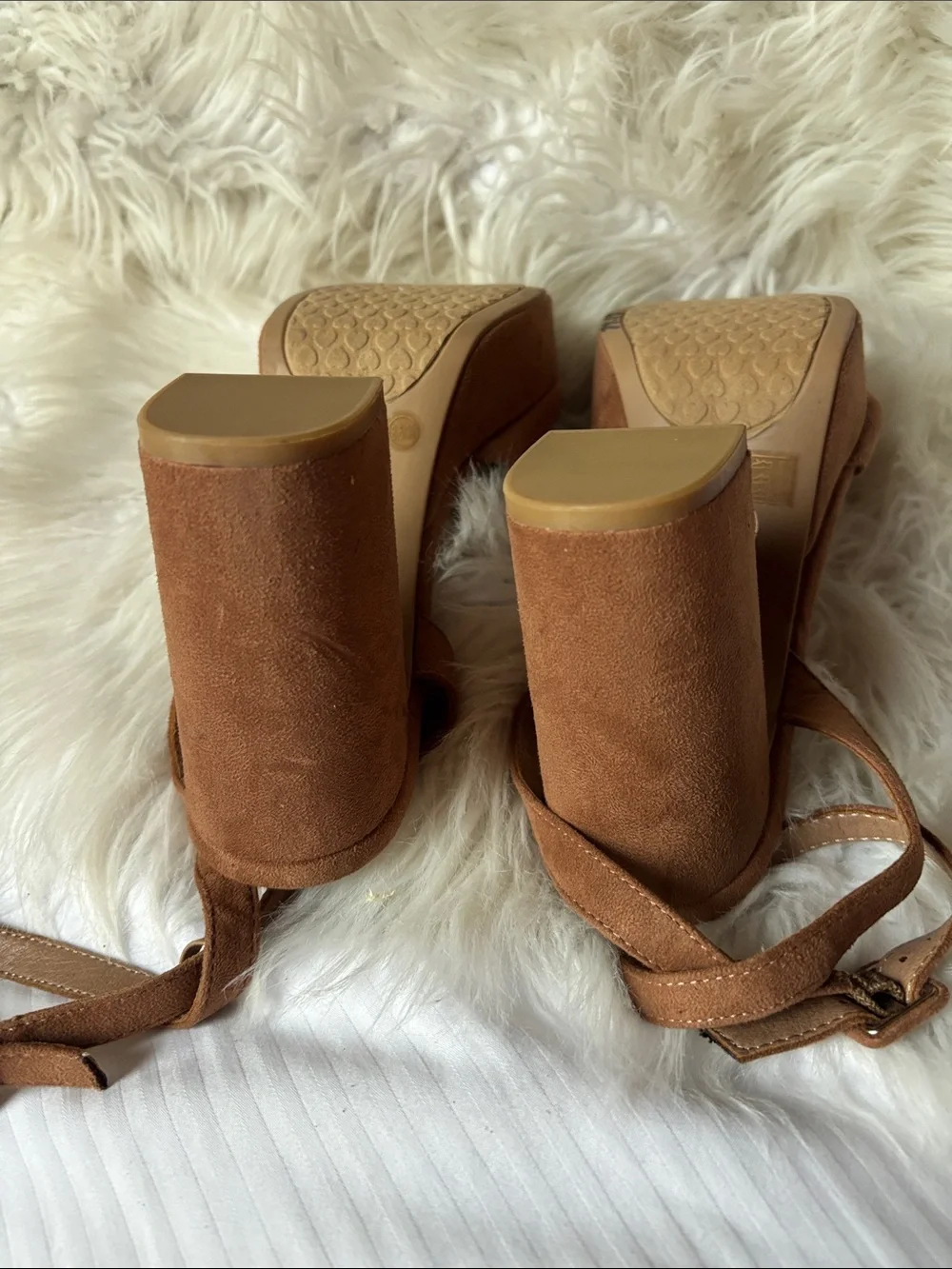 Chinese Laundry Tan Suede Platform Peep-Toe Block Heels Size 8.5